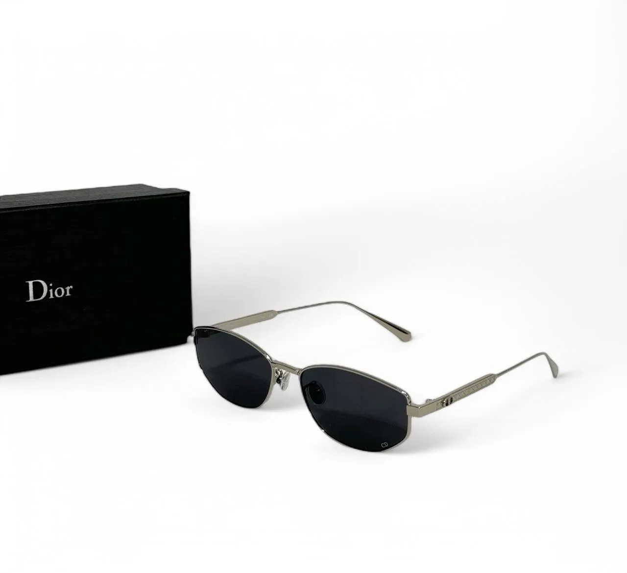 Очки солнцезащитные DIOR