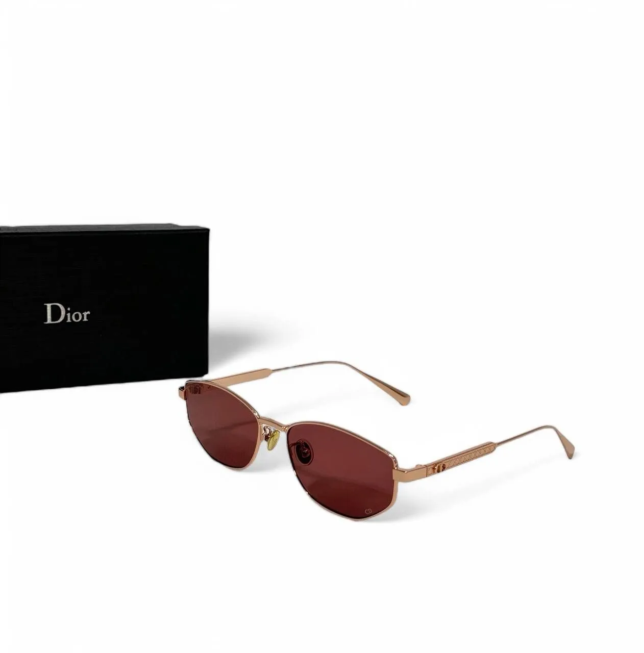 Очки солнцезащитные DIOR