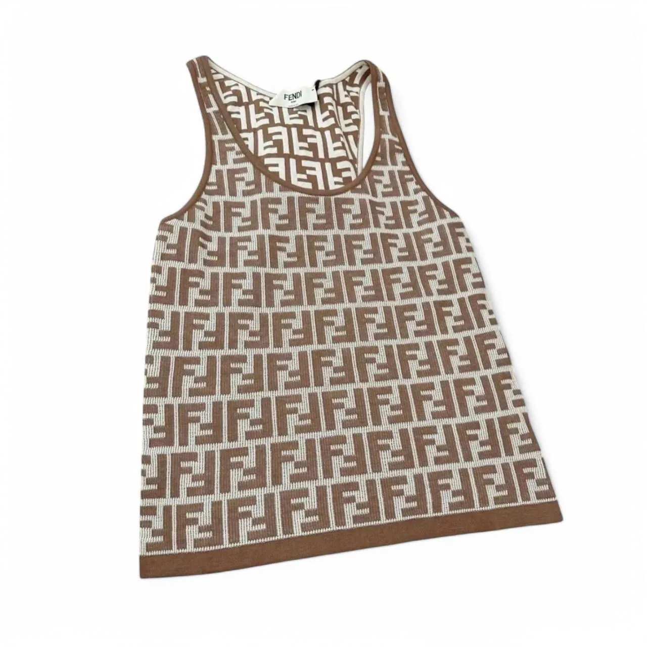Топ FENDI