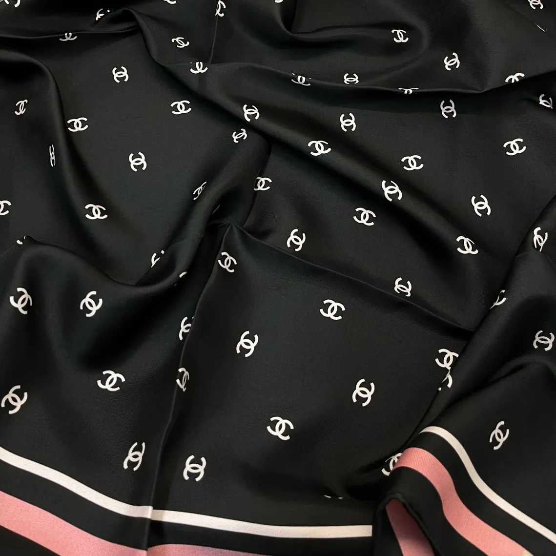 Платок CHANEL
