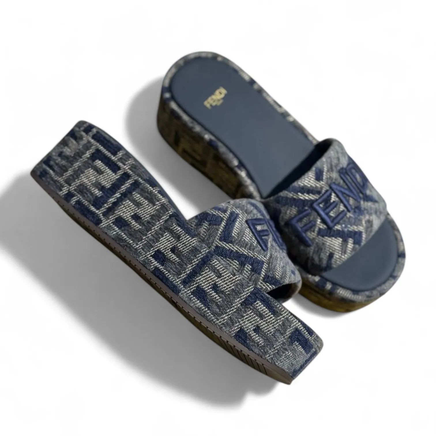 Сабо FENDI
