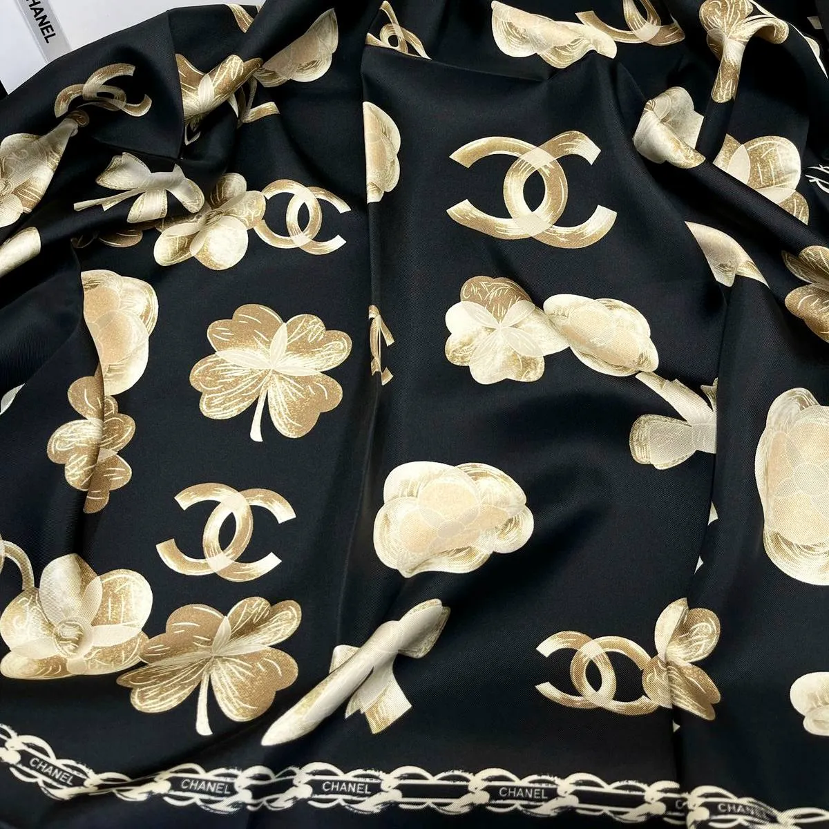 Платок CHANEL