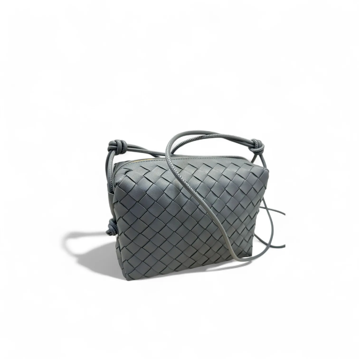 Сумка BOTTEGA VENETA Loop Camera (16 см)