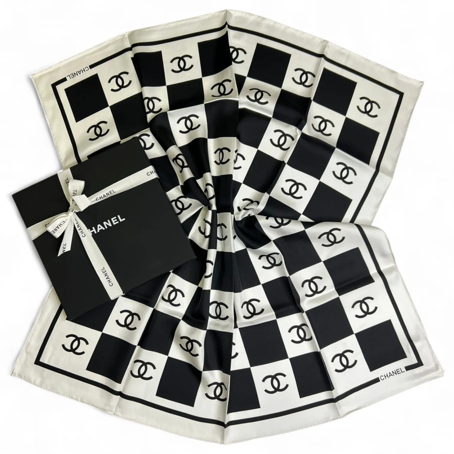 Платок CHANEL (90Х90 см)