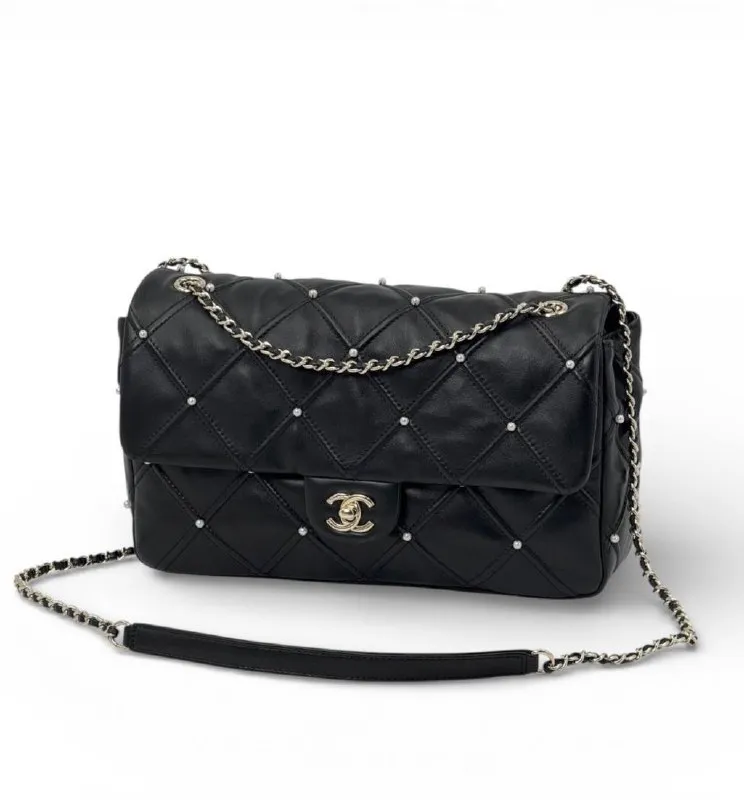 Сумка CHANEL Pearl Studded Flap (28 см)