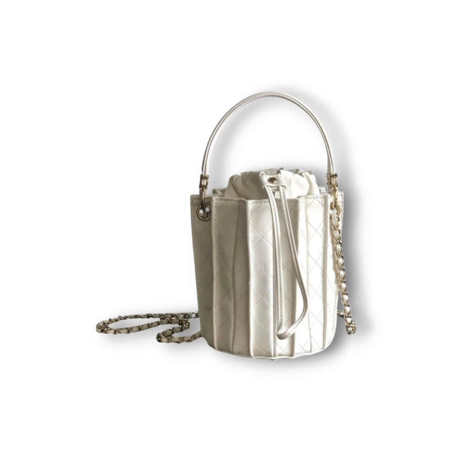 Сумочка CHANEL Quilted Pleated Bucket (15 см)