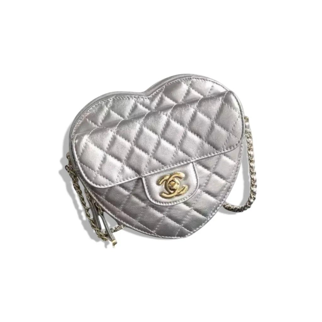 Сумочка CHANEL Heart Bag (18 см)