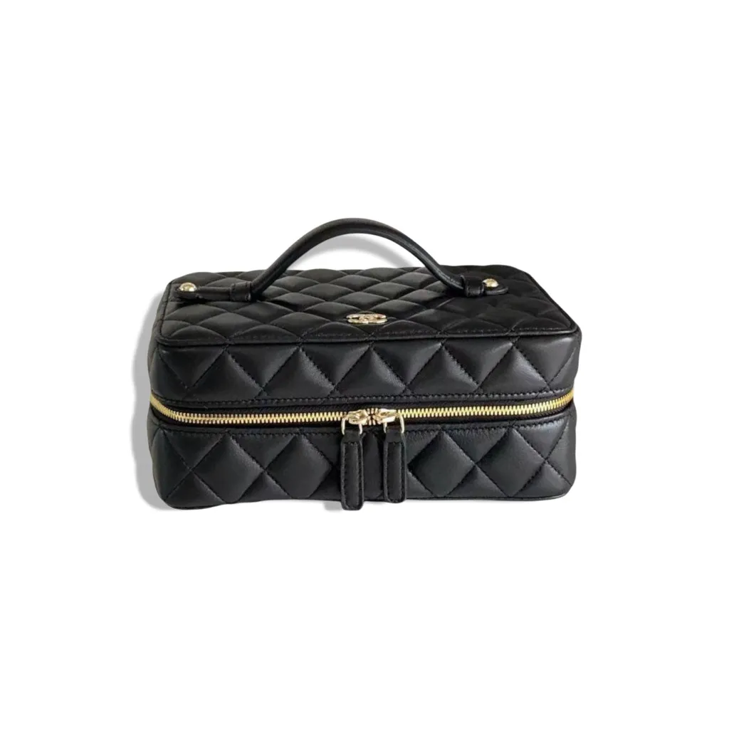 Сумка CHANEL Quilted Lambskin Wide Top Handle Vanity Case (21 см)
