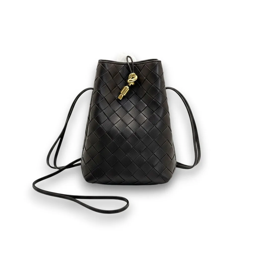 Сумочка BOTTEGA VENETA Andiamo Phone Pouch (21 см)